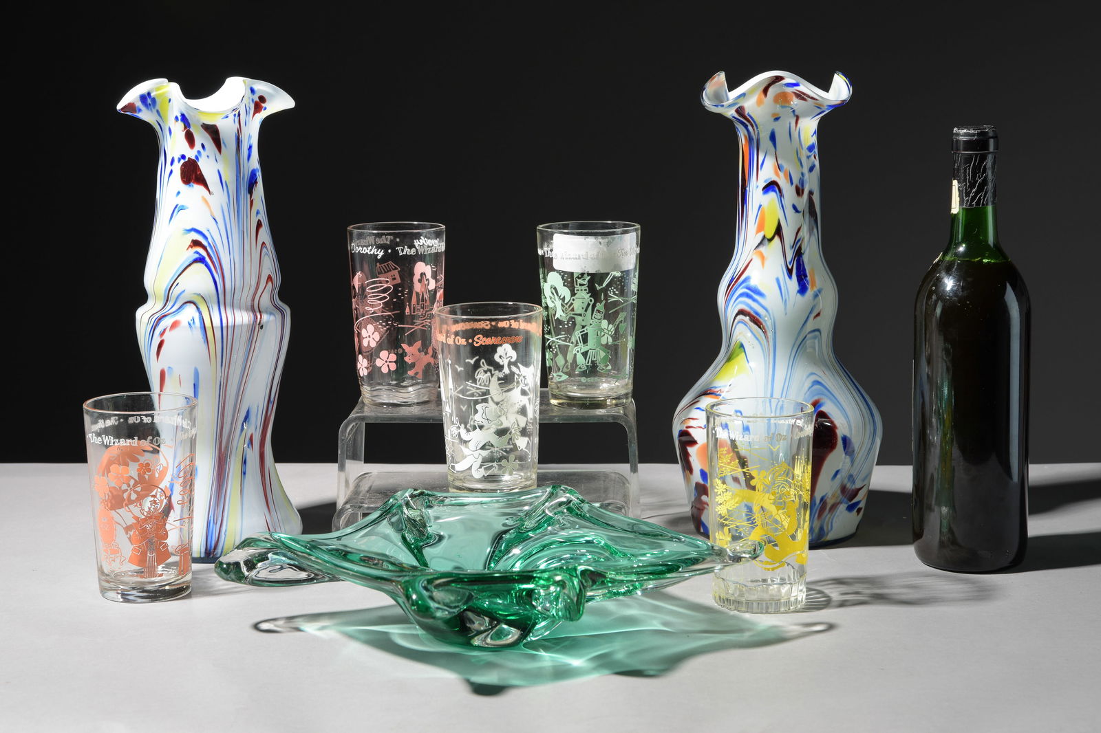 2 Art Glass Vases, Bowl & 5 Wizard of Oz Glasses (1 of 5)