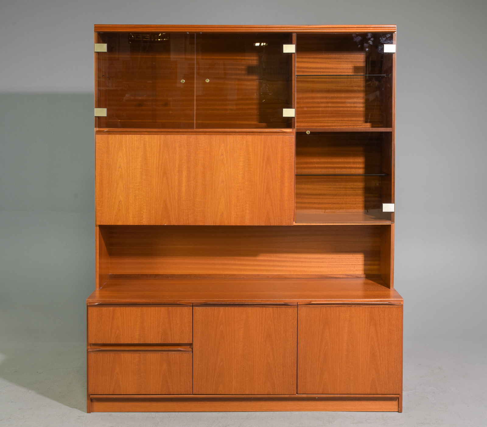 Mid Century Modern Wall Unit / Cocktail Cabinet (1 of 7)