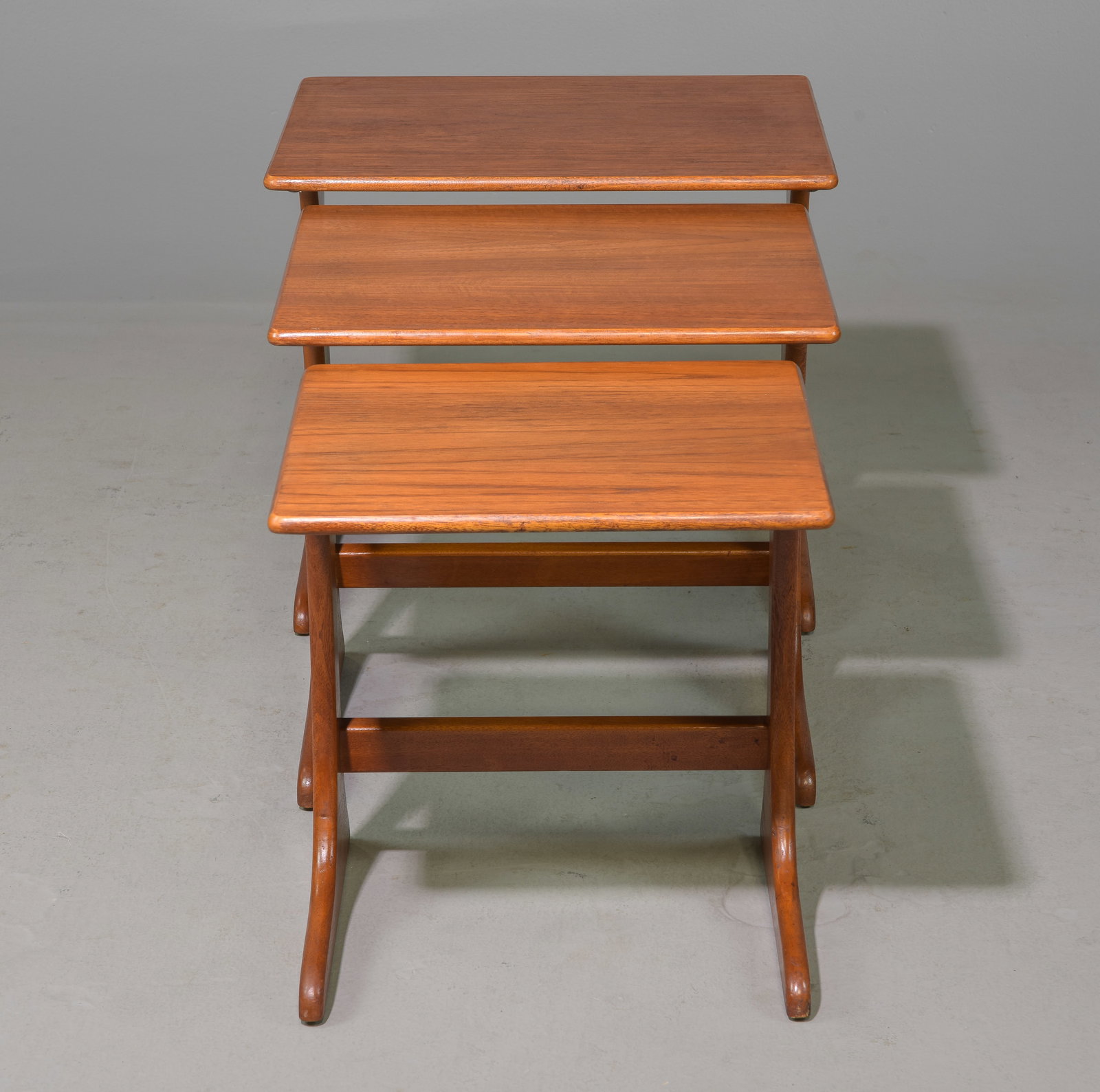 Mid Century Modern Nest Of 3 Tables: Danish Modern Style Nest Of 3 Tables - 19.5 in tall x 22 x 17.5
