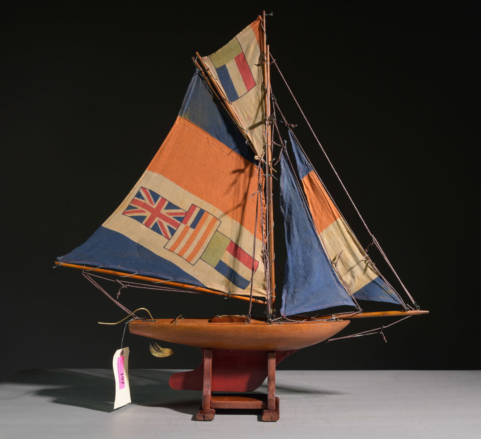 English Racing Pond Yacht on Stand (1 of 5)