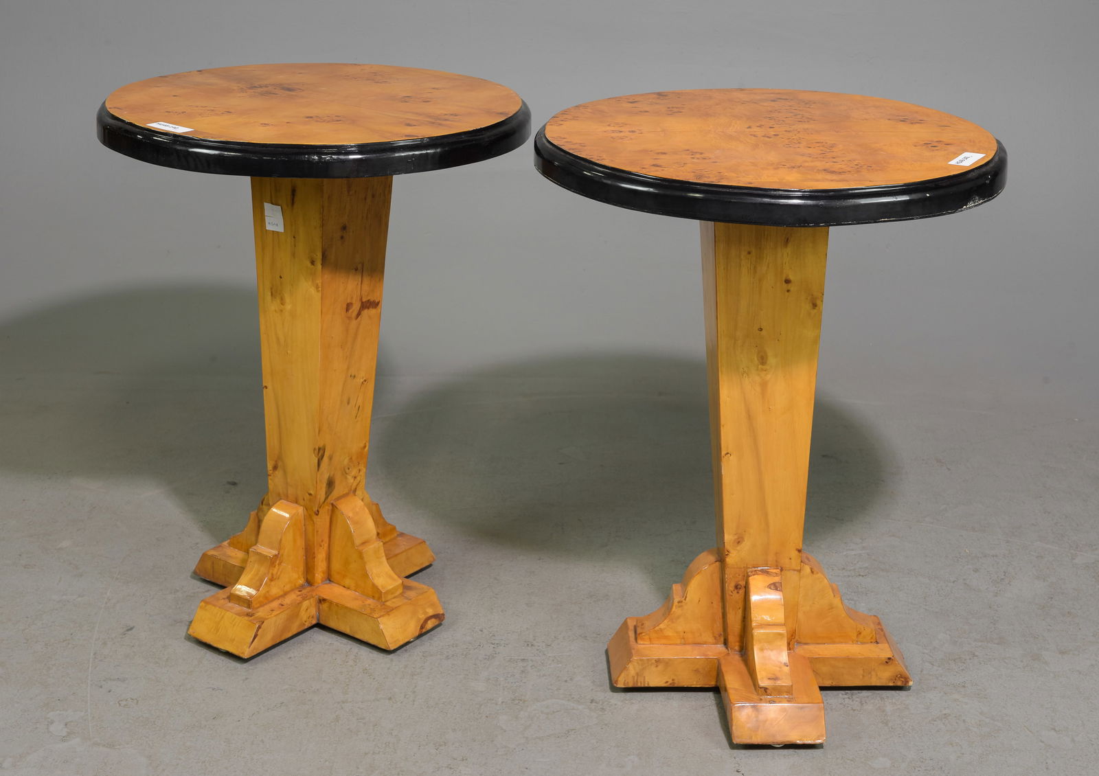 2 Art Deco Style Burled Round Occasional Tables (1 of 4)