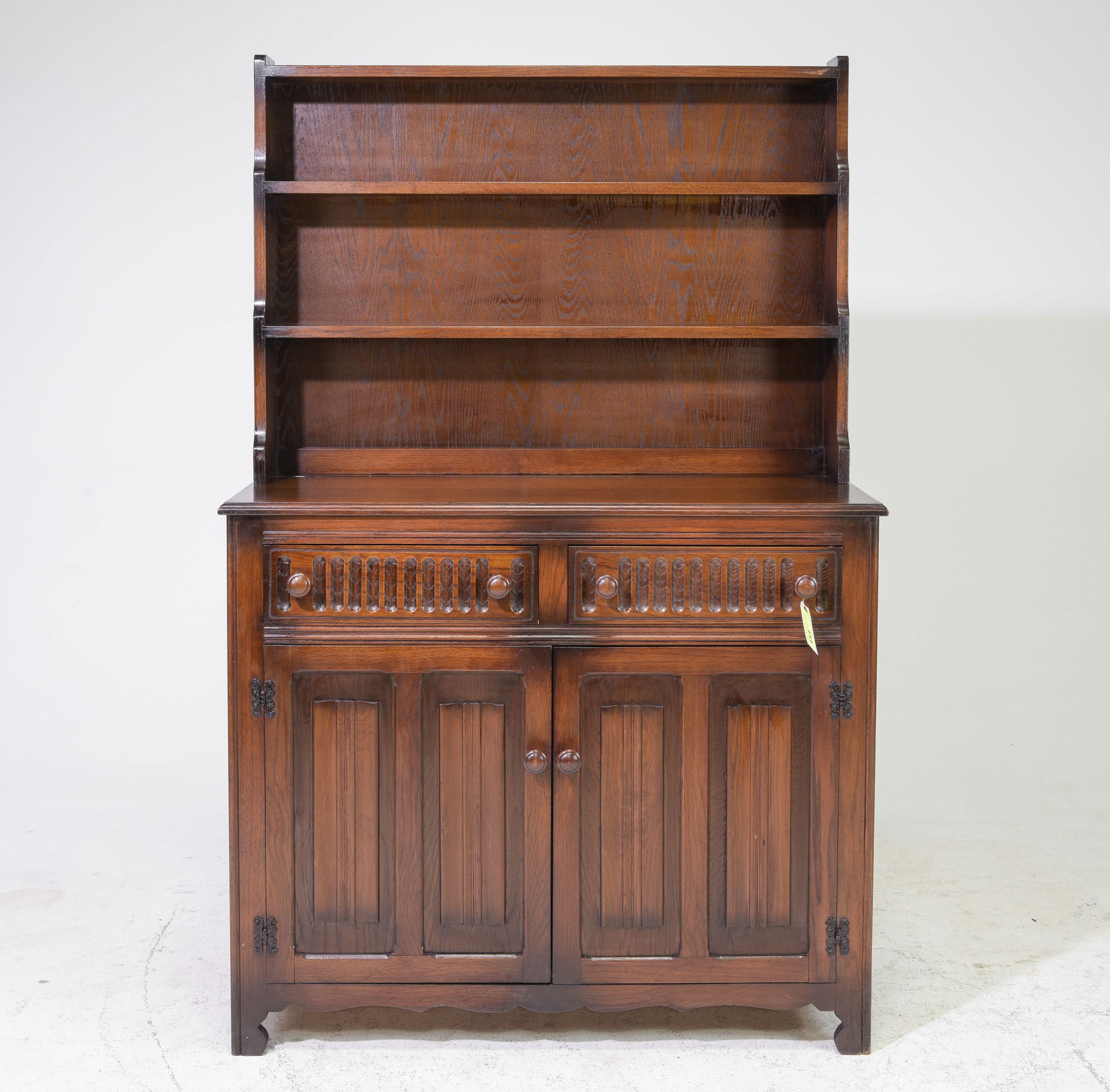 British Oak Linen Fold Front Plate Rack Dresser (1 of 4)