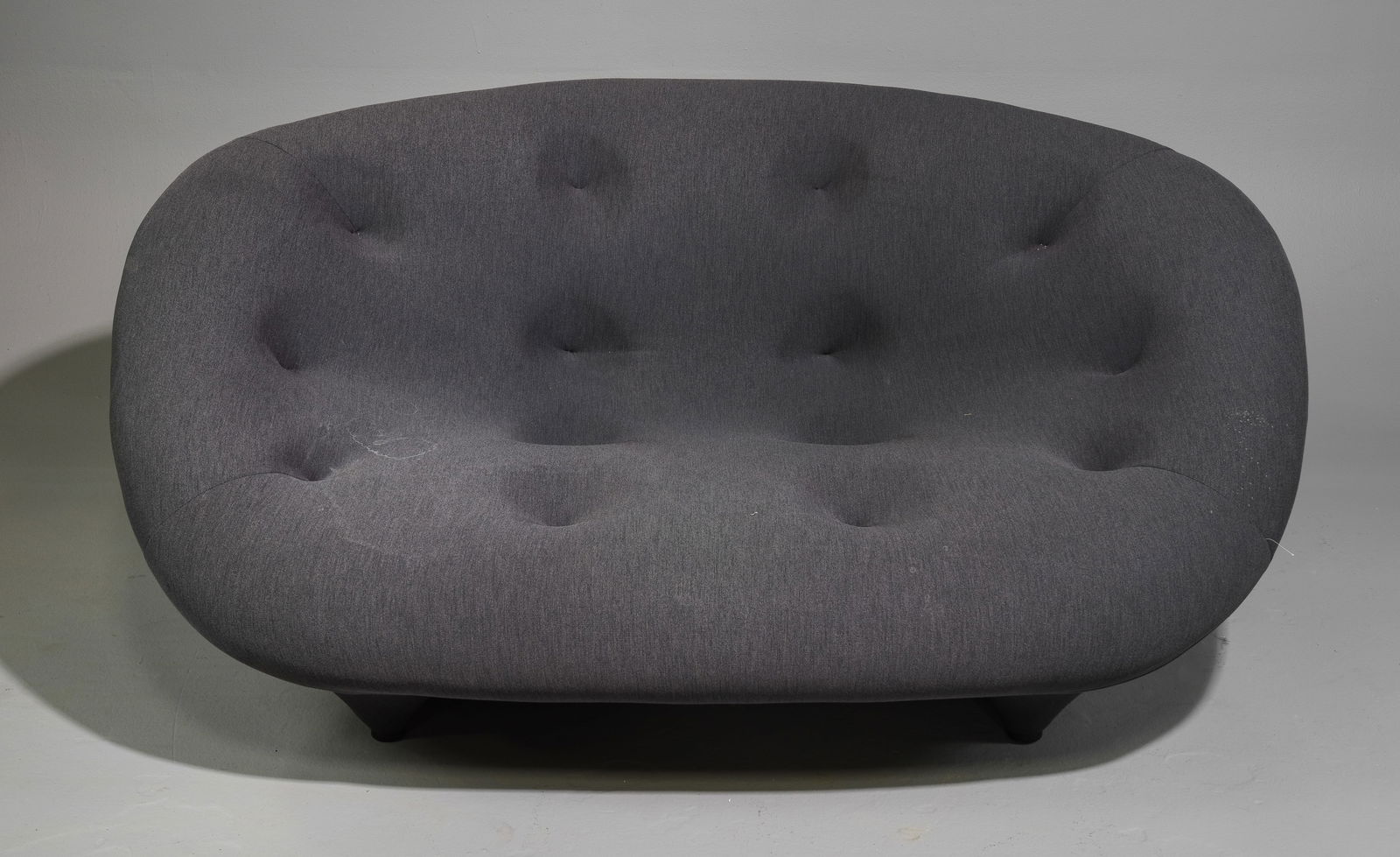 Ligne Roset Ploum Grey Tufted Sofa: Ligne Roset Ploum Grey Tufted Sofa - This was designed by Ronan & Erwan Bouroullec for Ligne Roset - 32 in tall x 65 x 47, Seat height is 16 inches