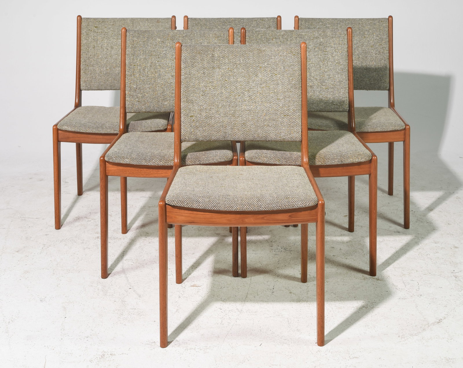 Set of 6 Mid Century Modern Dining Chairs: Set of 6 Danish Modern Style Dining Chairs - 34.5 in tall x 19.5 x 18.5, Seat height is 18 inches