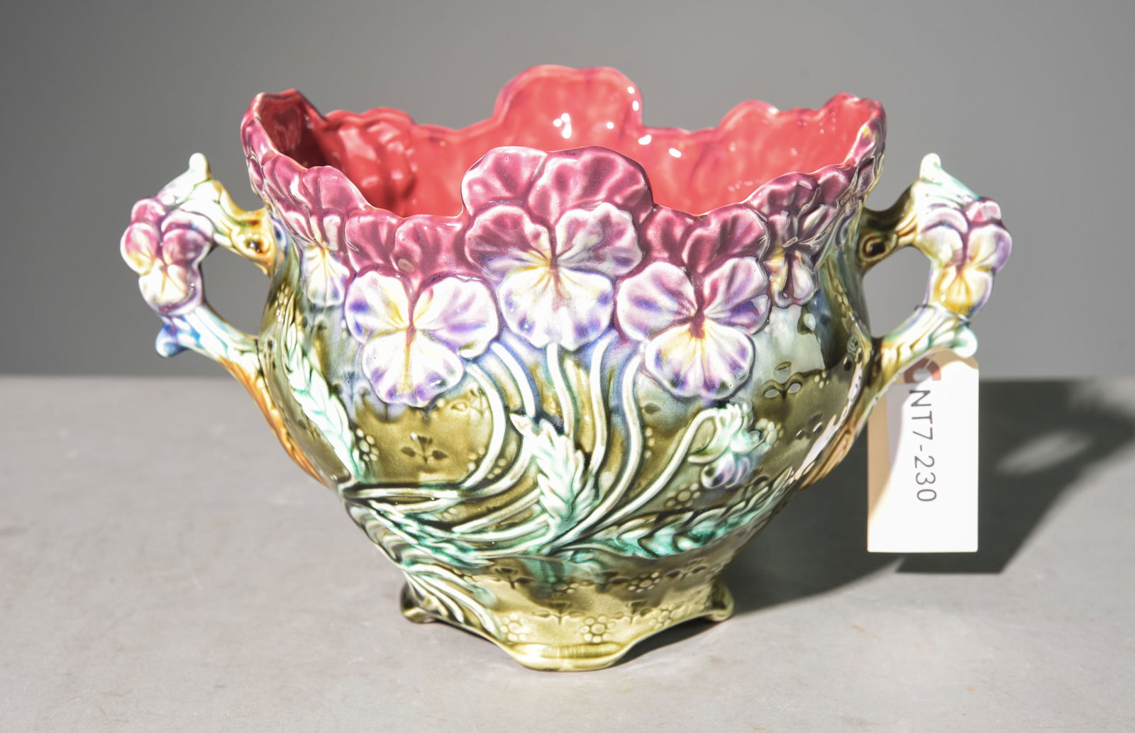 Onnaing Majolica Planter / Jardiniere (1 of 7)