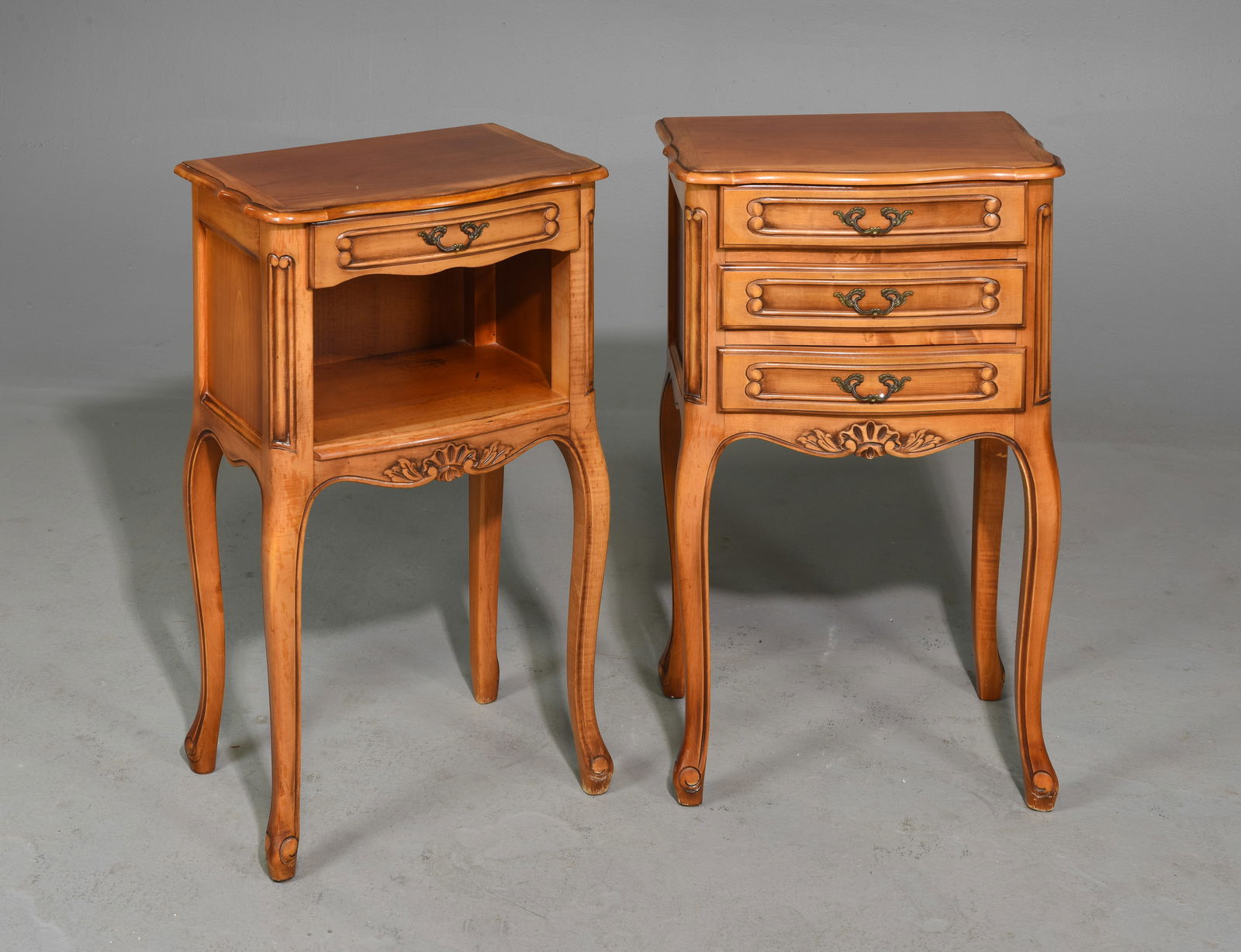 Louis XV Style Pair of Nightstands / Chests #1 (1 of 5)