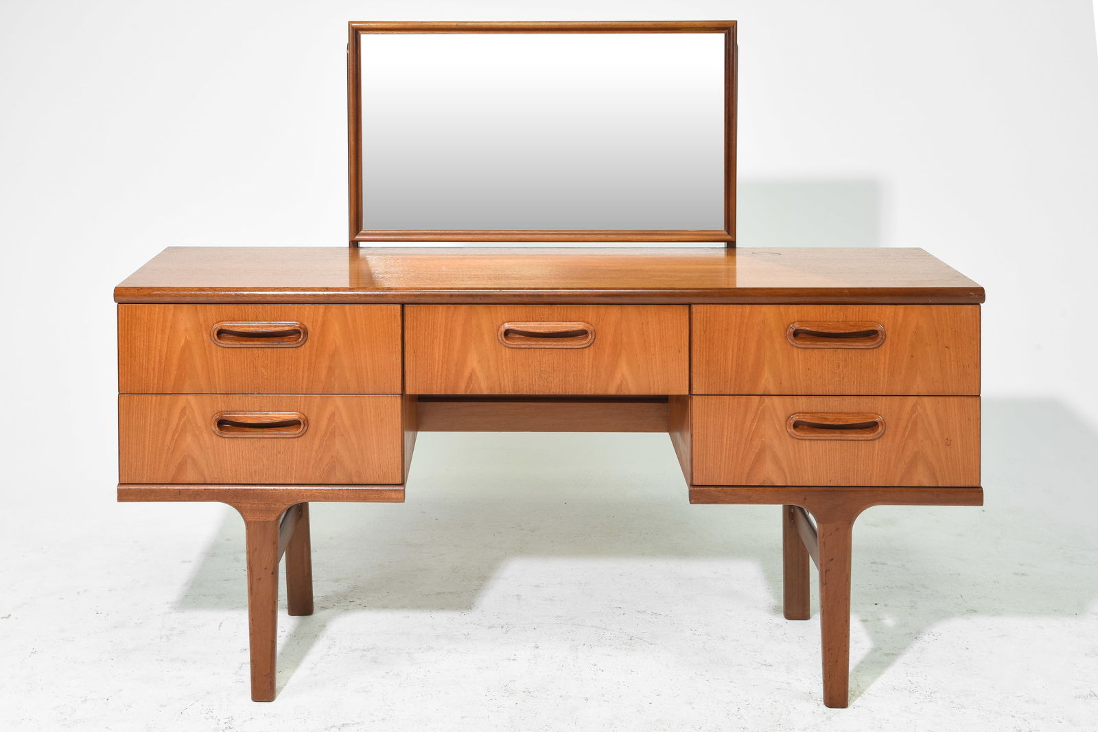 Mid Century Modern Dresser / Desk (1 of 7)