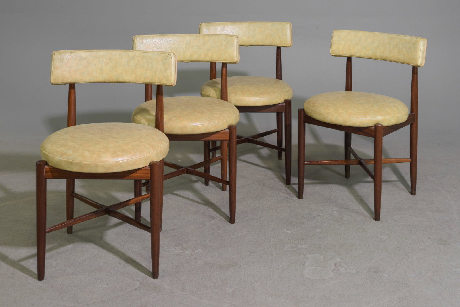 4 Mid Century Round Dining Chairs By G-Plan: This set of 4 Danish Modern Style Teak Dining chairs is made by Mid Century Modern Furniture Maker G Plan ( Gplan ). - 30 in tall x 20 x 20, Seat height is 18 inches