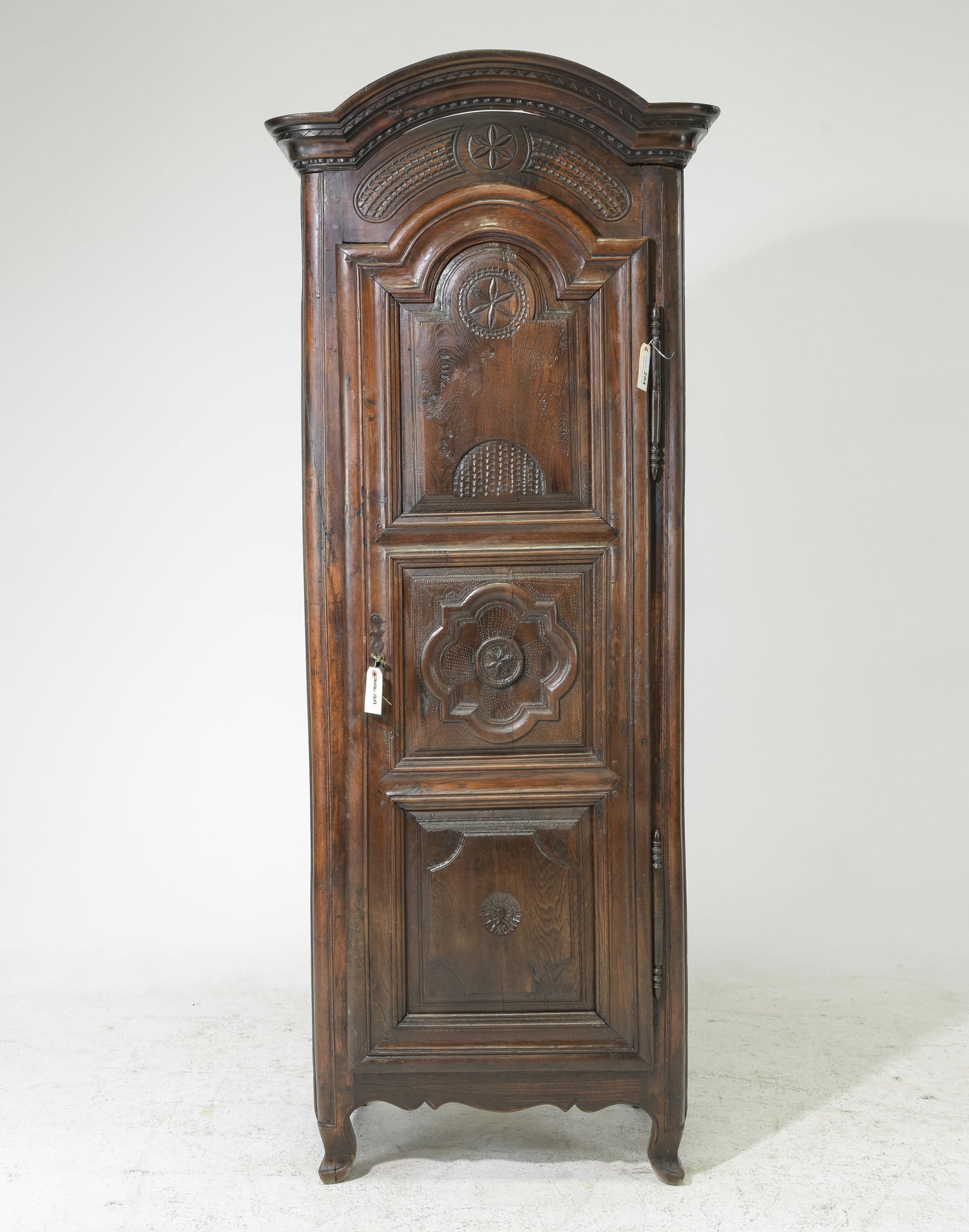 French Rustic Oak Hall Robe / Bonnetiere (1 of 9)