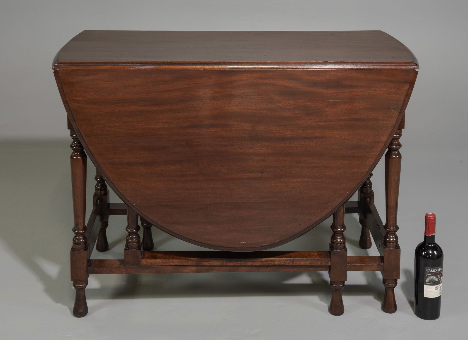 British Oak Gateleg / Drop Leaf Table c.1930's (1 of 4)