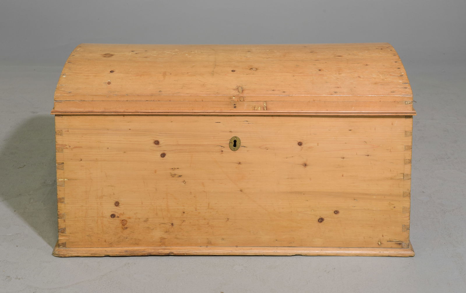 British Pine Trunk / Blanket Box (1 of 5)