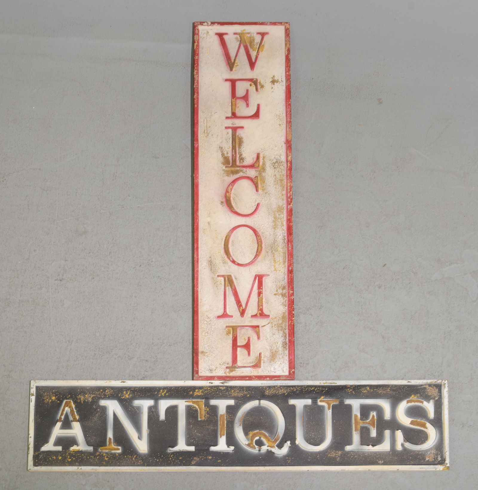 2 Vintage Metal Signs - Antiques & welcome (1 of 4)