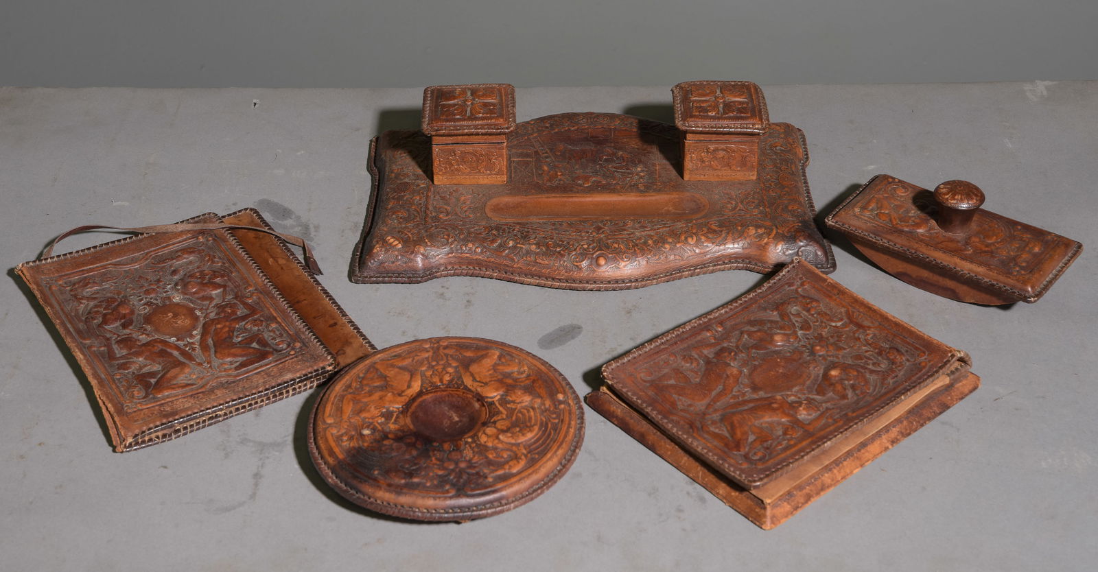5pcs Embossed Leather Desk Set (1 of 6)