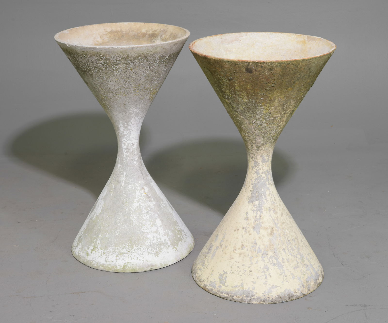 Willy Guhl (1915-2004) - 2 Large Diabolo Planters (1 of 7)
