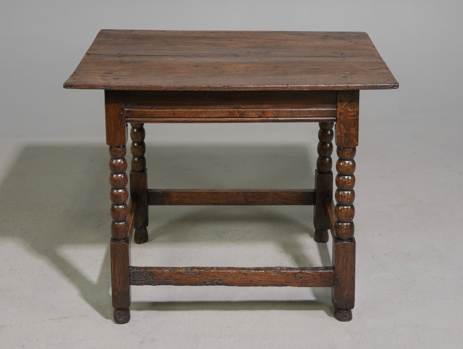 British Oak Bobbin Turned Leg Occasional Table (1 of 4)