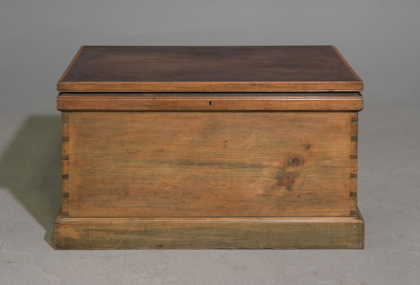 British Dovetailed Blanket Chest / Tool Box (1 of 7)