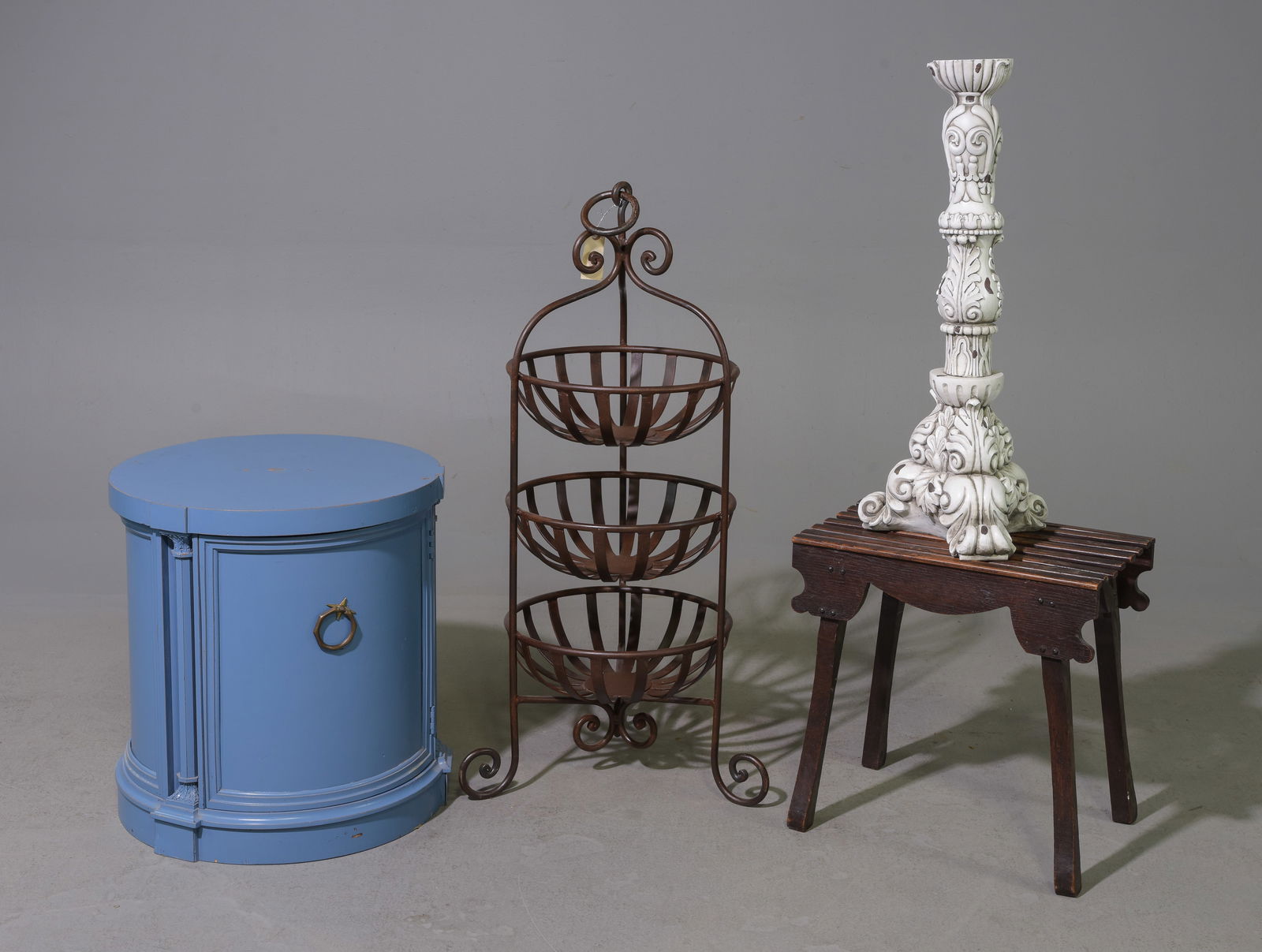 4pcs - Luggage Stand, Candle Stand, Etc. (1 of 5)