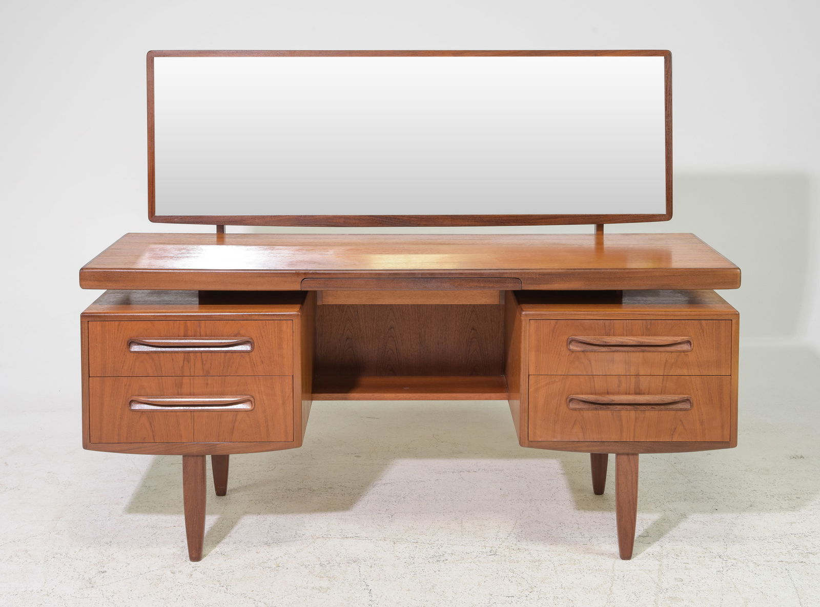 Mid Century G-Plan Fresco Dresser / Desk (1 of 8)
