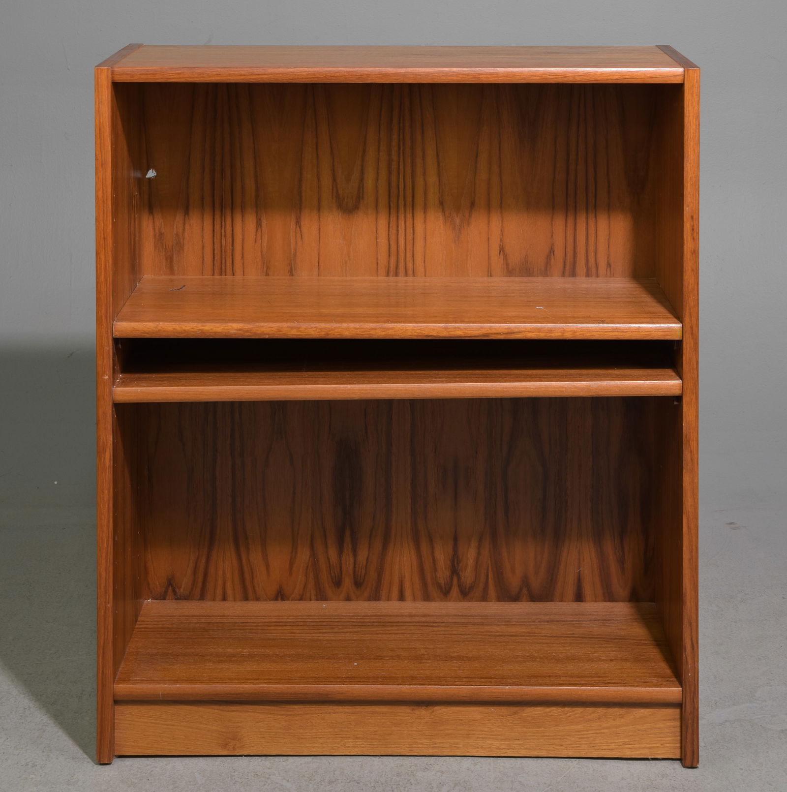 Small Mid Century Modern Cabinet / Bookcase (1 of 4)