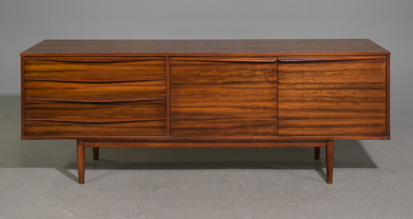 Mid Century Modern Sideboard / Credenza (1 of 7)