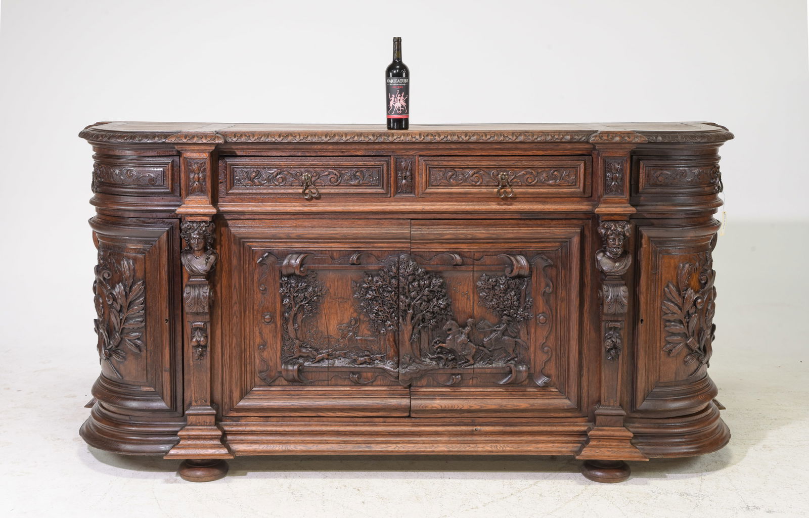 Renaissance Style Finely Carved Oak Sideboard c.1900 (1 of 8)