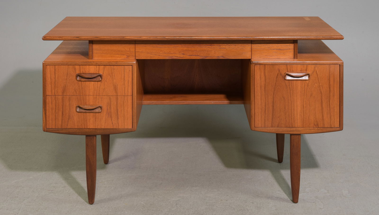 Mid Century Modern Dresser / Desk - Gplan #1 (1 of 5)