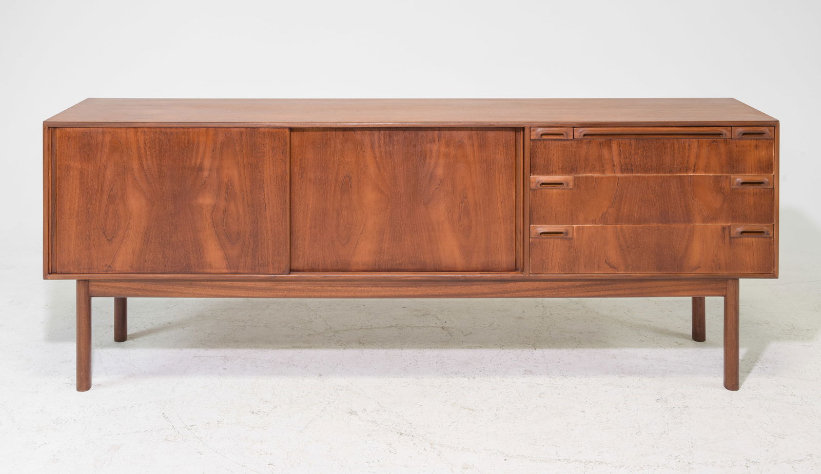 Mid Century Modern Drummond Sideboard by McIntosh #2 (1 of 10)