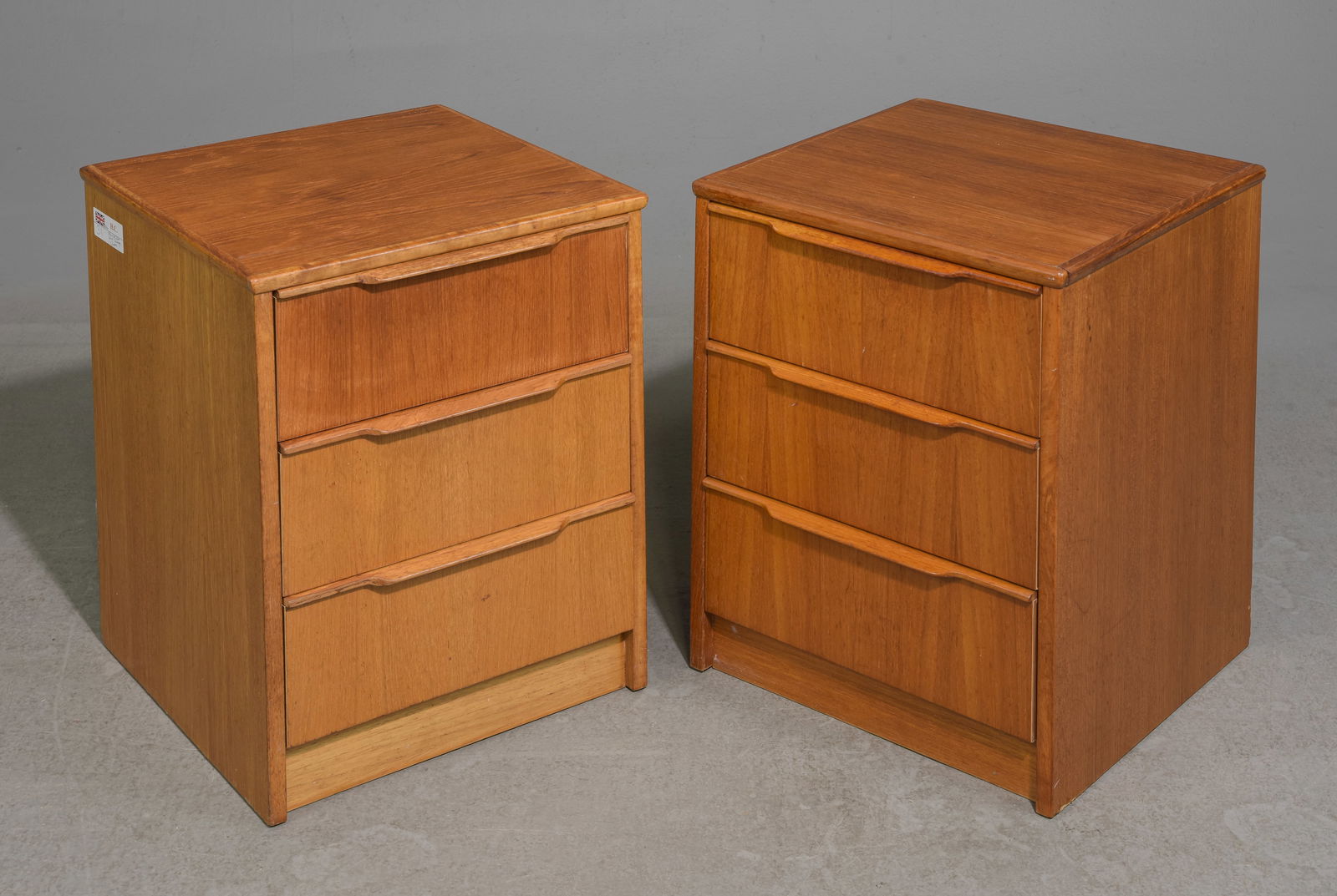 2 Mid Century Modern Three Drawer Chests #2 (1 of 4)