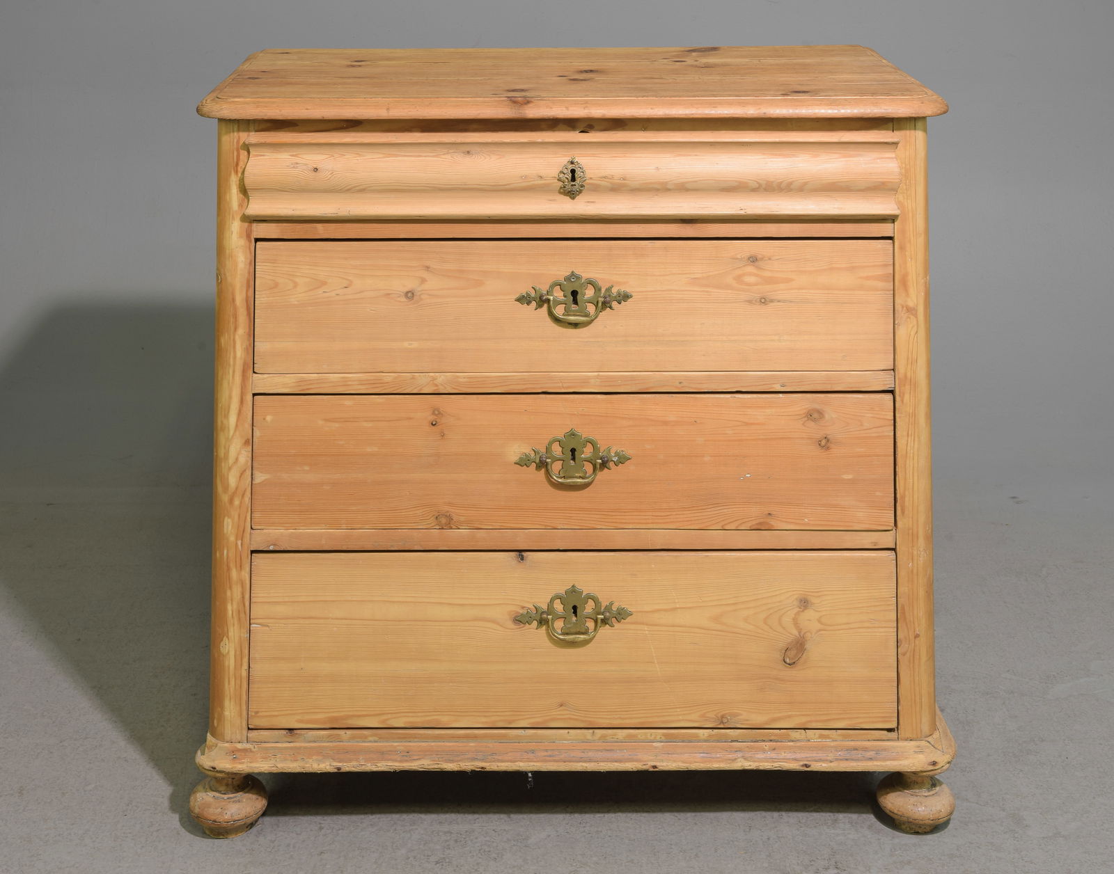 British Pine 4 Drawer Chest (1 of 6)