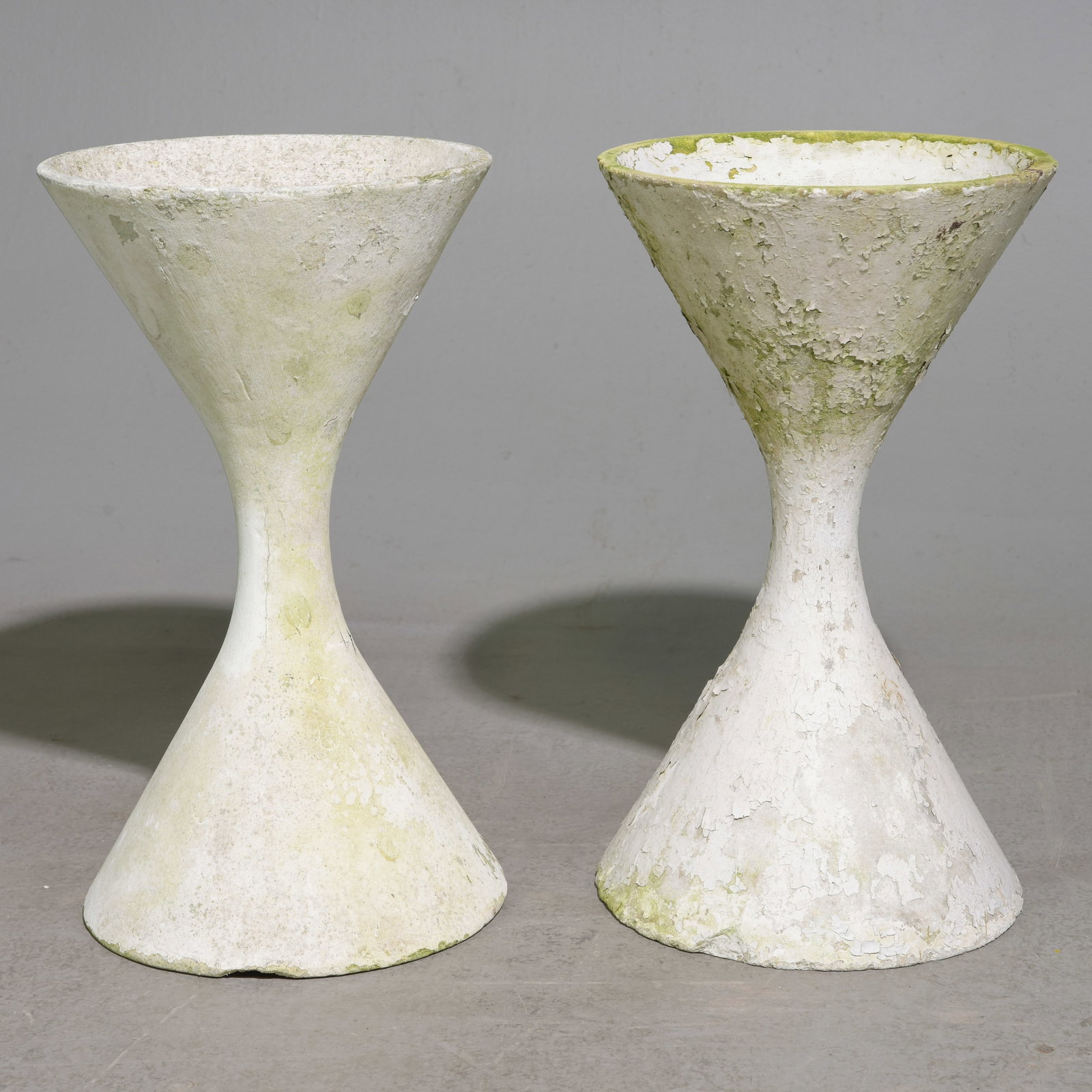Willy Guhl (1915-2004) - 2 Diabolo Planters: Willy Guhl (1915-2004) - 2 Diabolo (Diablo) Planters - 19 in tall x 11 inch diameter each - Much of Willy Guhl's work is crafted from either concrete or Eternit & made in Switzerland