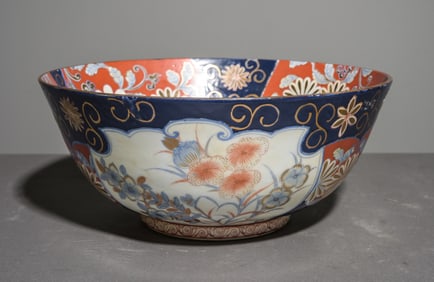 Heavy Gold Inlaid Center Bowl in Imari Colors