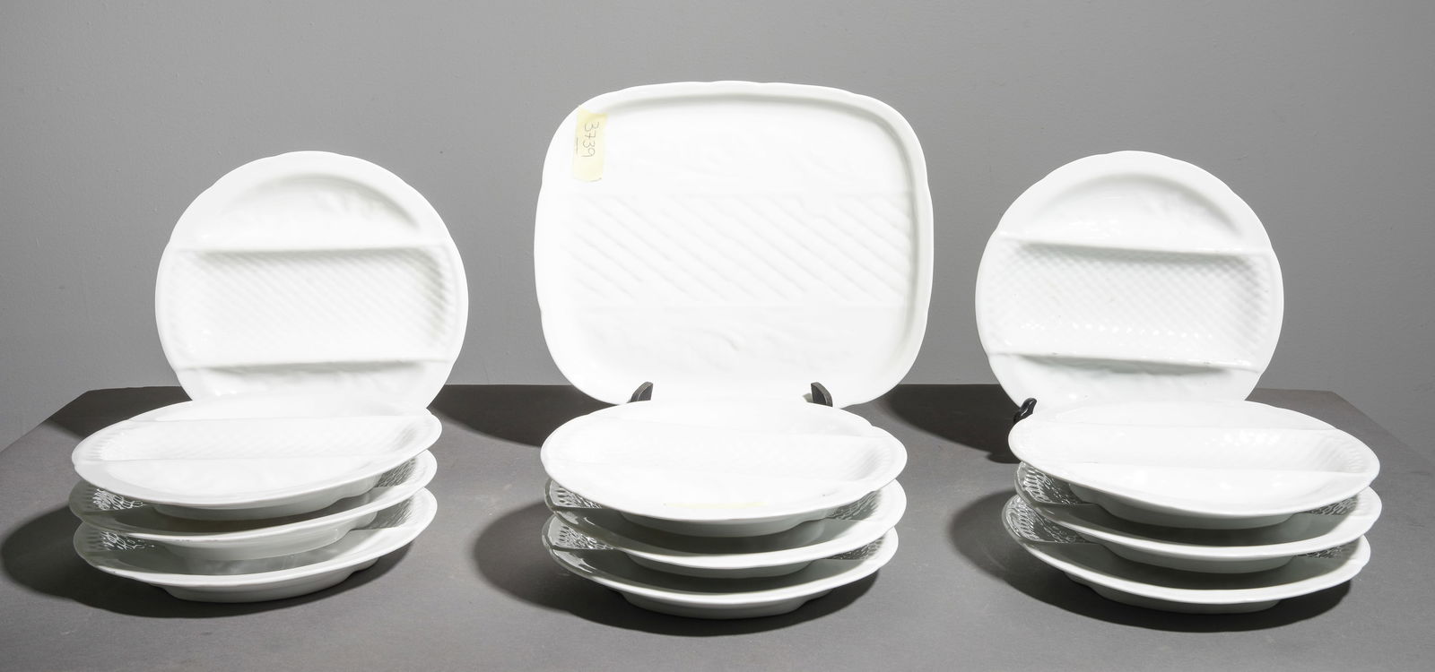 11pc Asparagus Plate Set - Platter & 10 Plates (1 of 5)