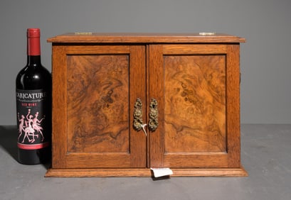 British Walnut Smokers Box c.1920's-30's