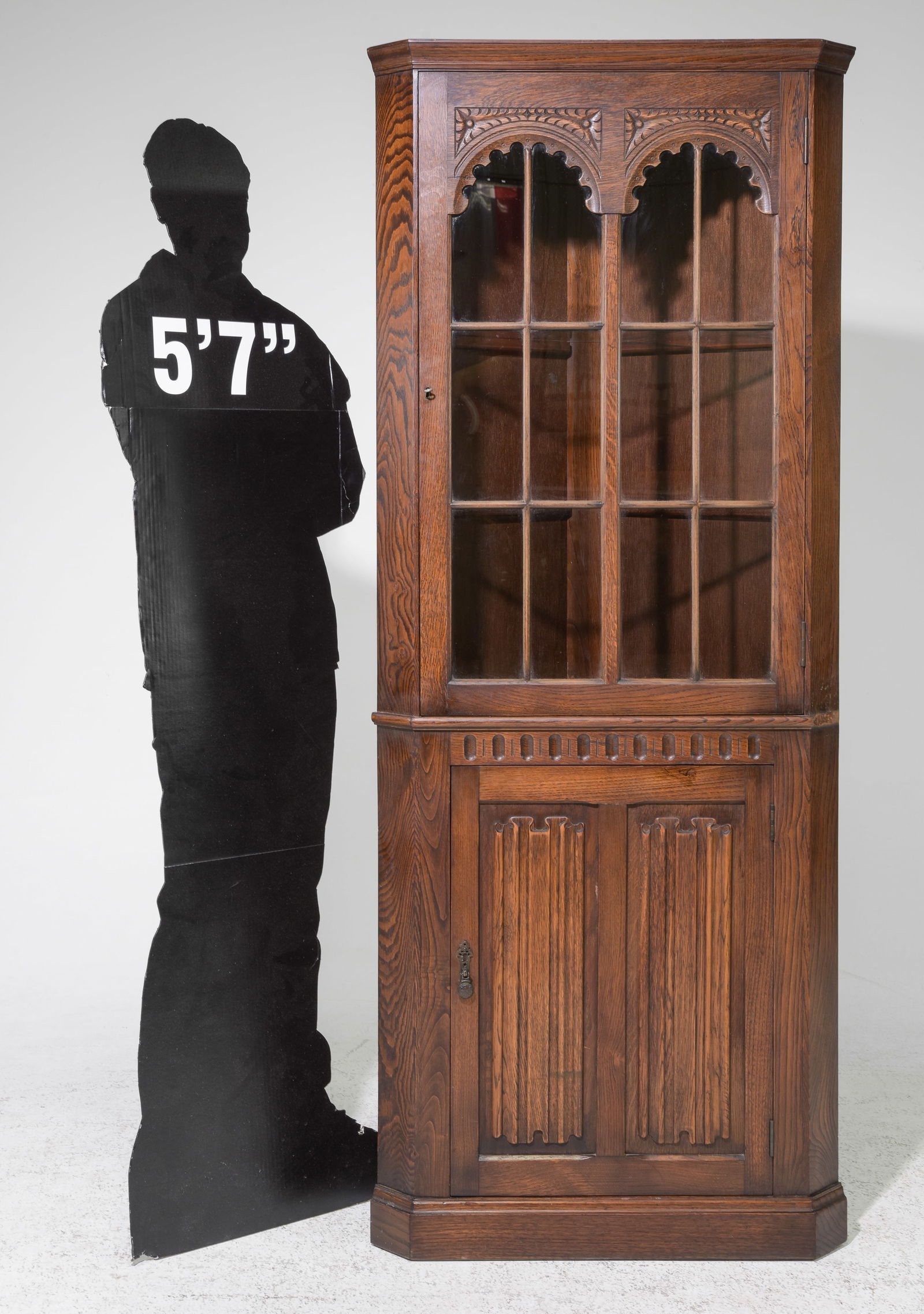 British Oak Linen Fold Corner Cabinet (1 of 3)