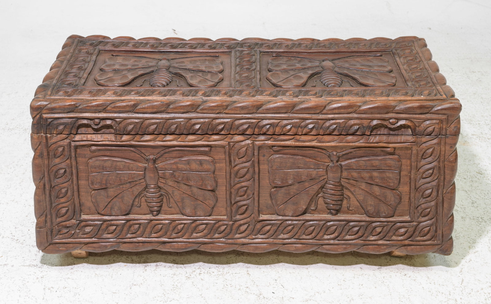 Finely Carved Oak Butterfly Motif Trunk: Finely Carved Oak Butterfly Motif Trunk - 16.5 in tall x 37.5 x 17.5