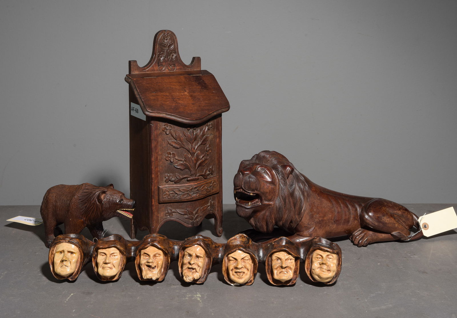 4pcs - Walnut Salt Box, Black Forest Bear, Etc. (1 of 7)