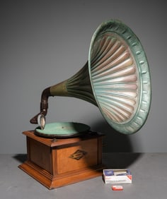 French Oak Gramophone / Victrola with Horn