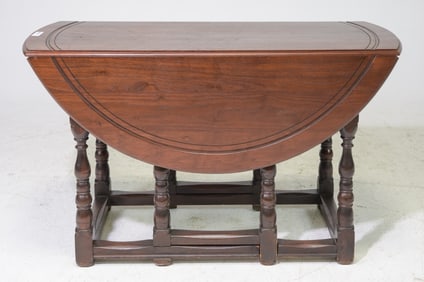 American Drop Leaf Gateleg Table