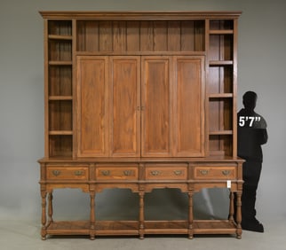 Monumental Media Center / Dresser