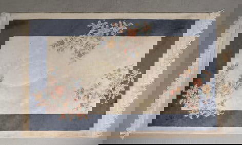 Hand Knotted Floral Pattern Rug with Blue Border