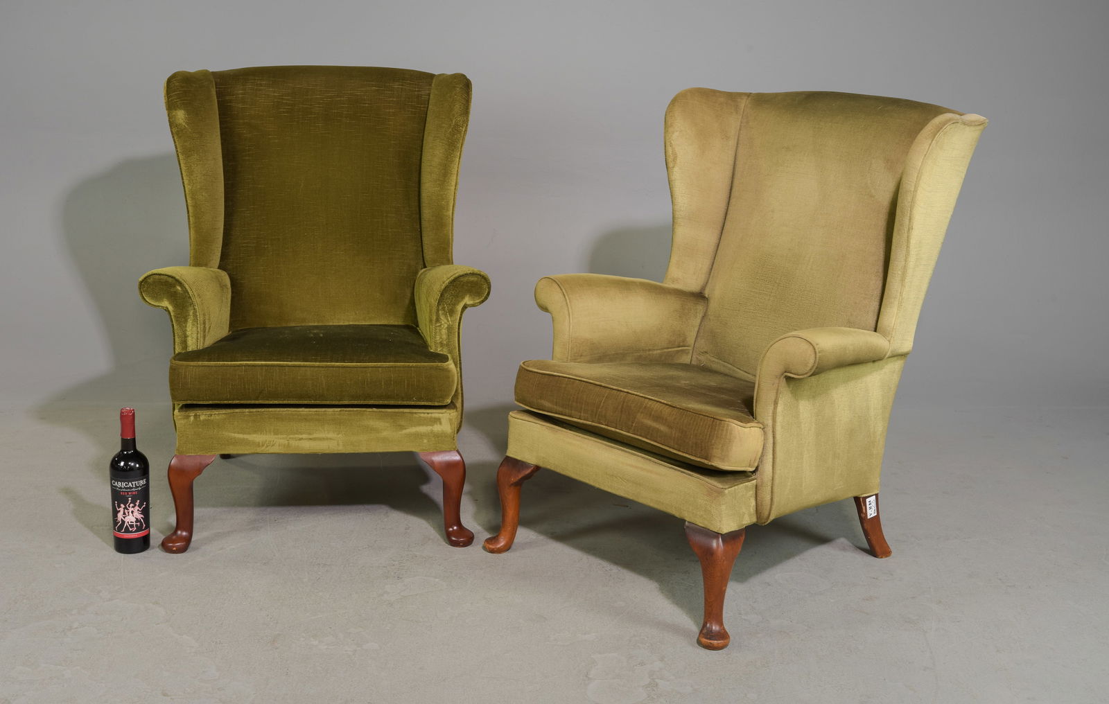 English Pair of Parker Knoll Wing Back Arm Chairs: English Pair of Parker Knoll Wing Back Arm Chairs - 37.5 in tall x 30 x 35 each with a seat height of 17 inches each