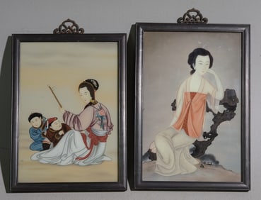 2pcs Chinese Reverse Painted Glass Portraits