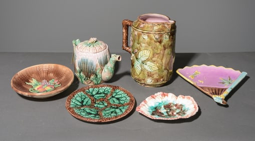 6pcs Assorted Majolica Pitcher, Tea Pots & Plates