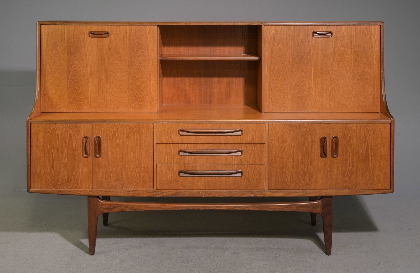 Mid Century Teak Fresco Cocktail Cabinet - Gplan: This Danish Modern Style hutch / high board is British and made by Mid Century Modern Furniture Maker G Plan ( Gplan ) & is part of their "Fresco" Range. It has a drop down section and open stretcher 