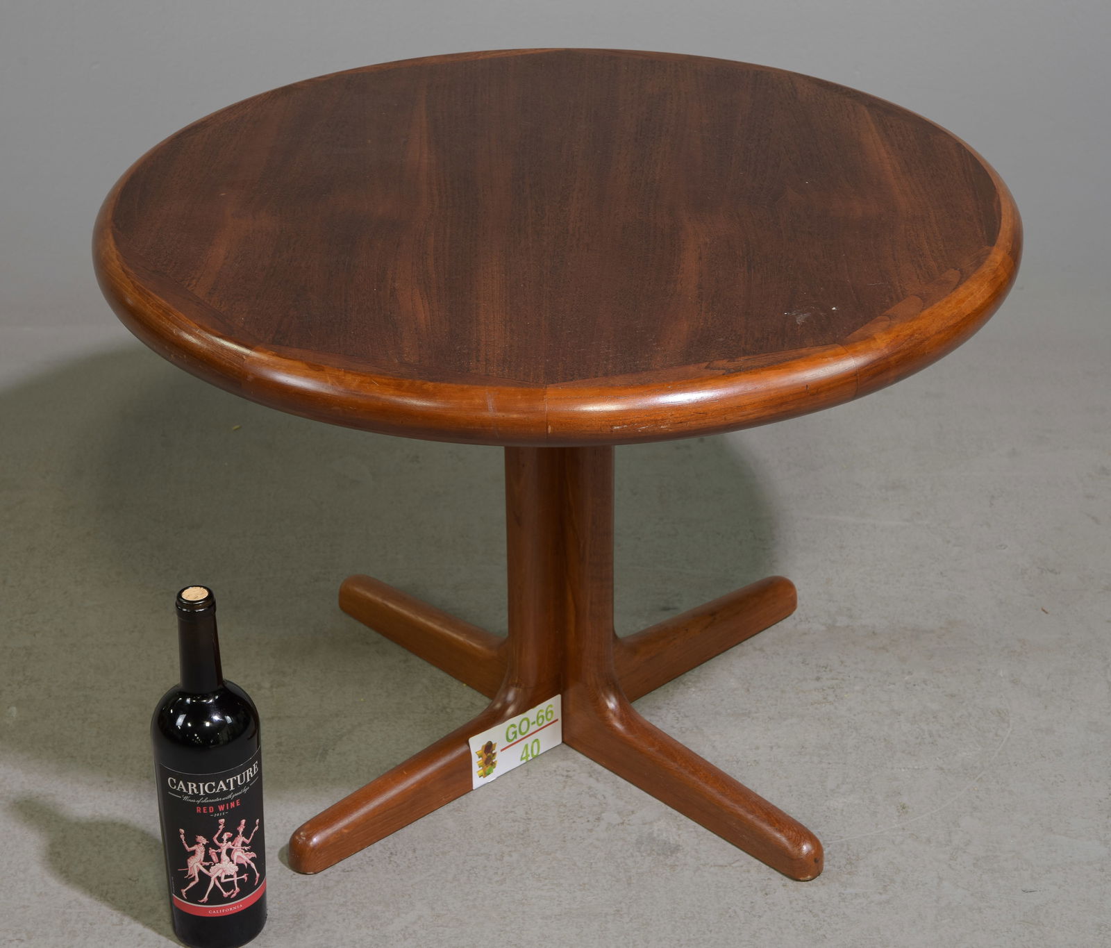 Mid Century Modern Side / Coffee Table (1 of 4)