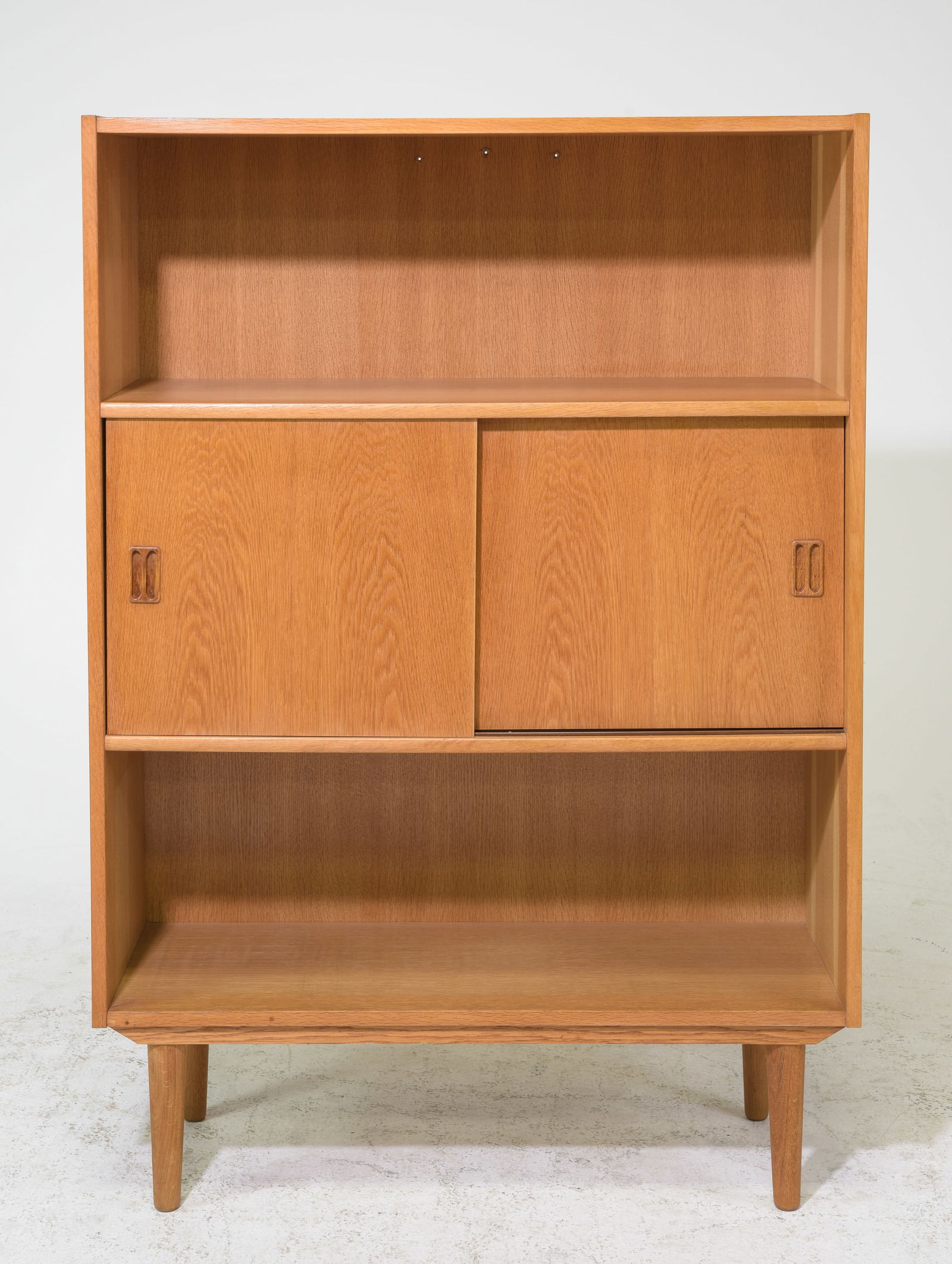 Mid Century Modern Bookshelf / Cabinet (1 of 5)
