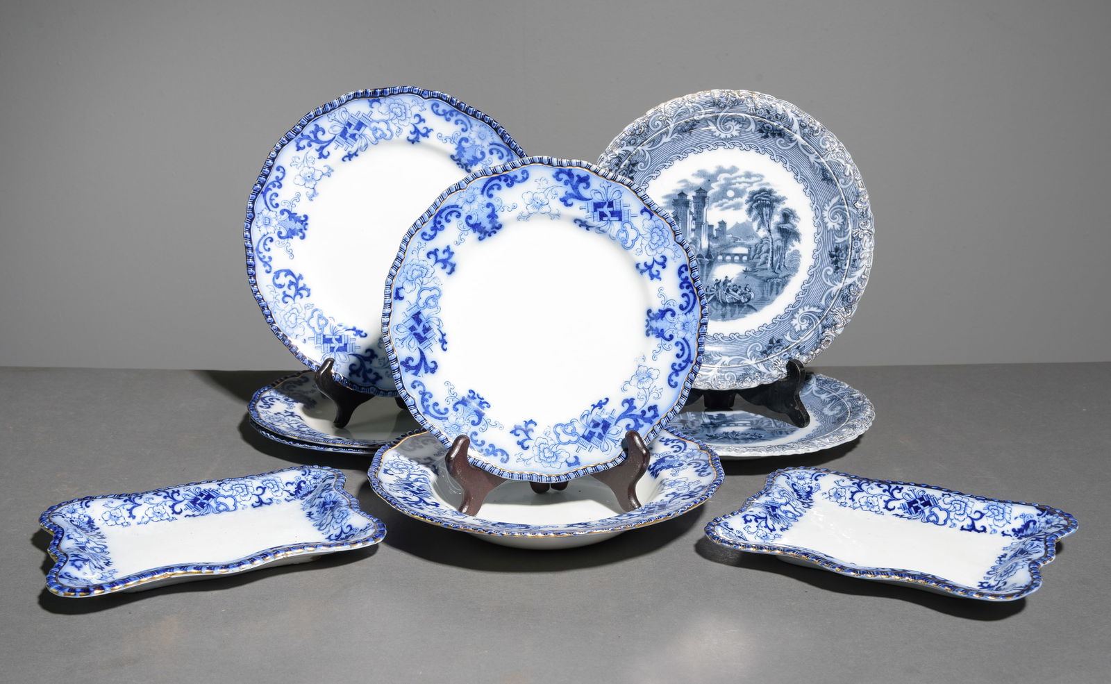 9pcs Royal Doulton Flo Blue Plates & Bowl (1 of 8)