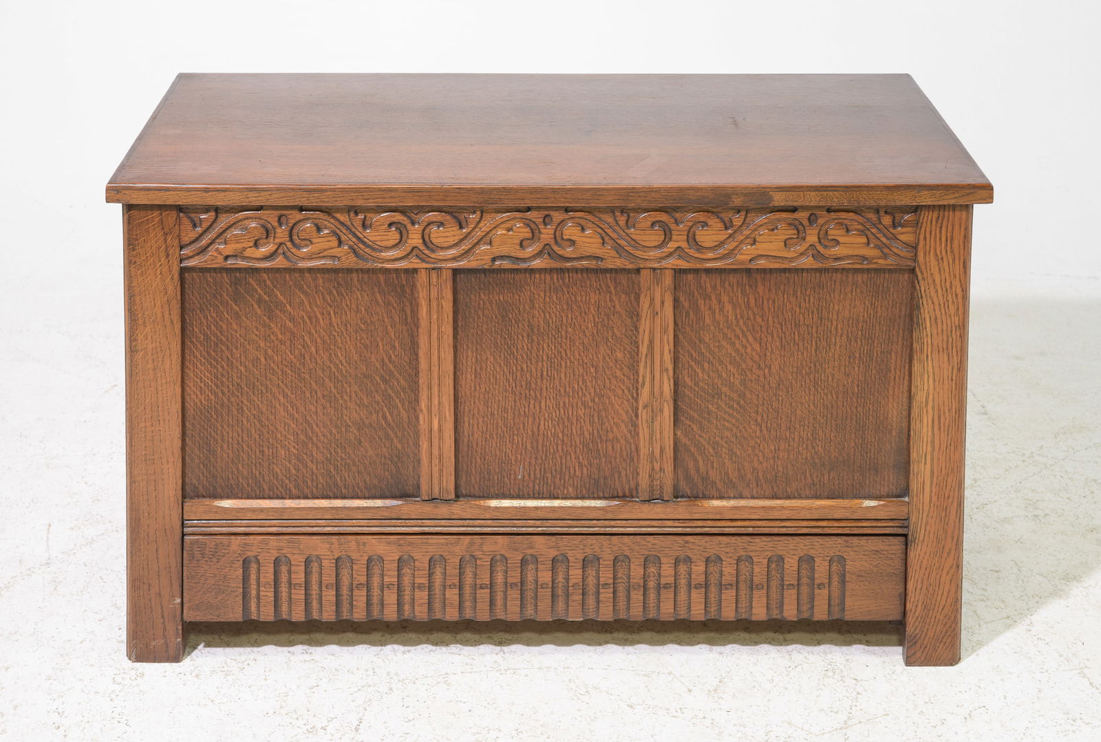 British Oak Blanket Box / Trunk c.1930's-40's (1 of 4)