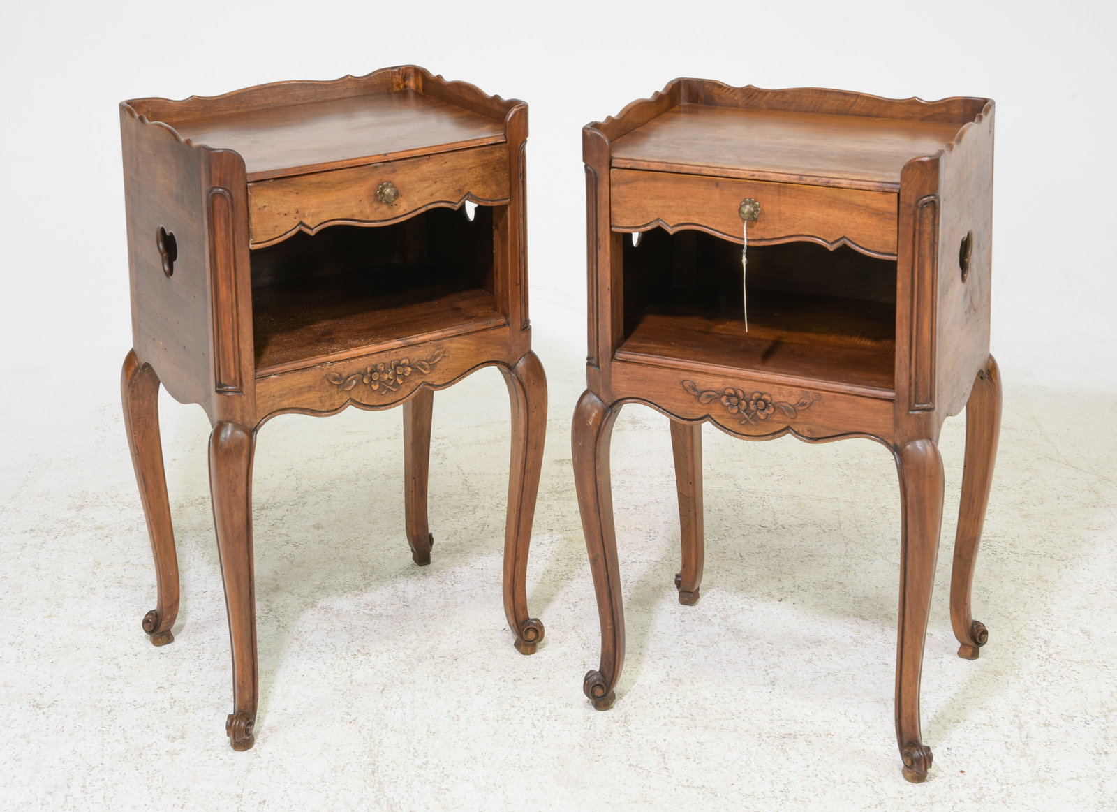 Pair Of Louis XV Style Nightstands: Pair Of French Louis XV Style Nightstands - 29.5 in tall x 17 x 14.5