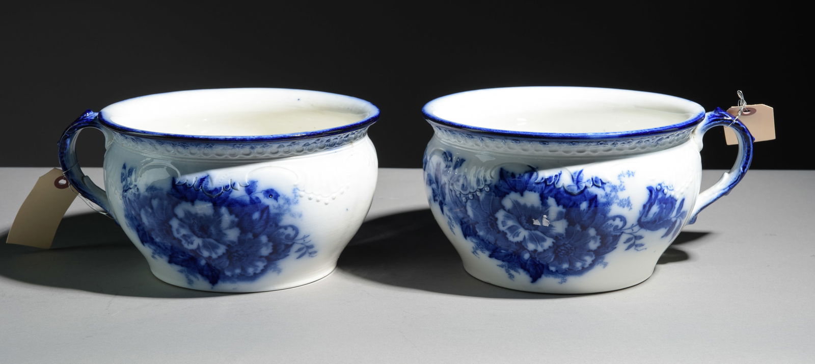 Two Flo Blue Chamber / Cache Pots - Chatsworth (1 of 5)